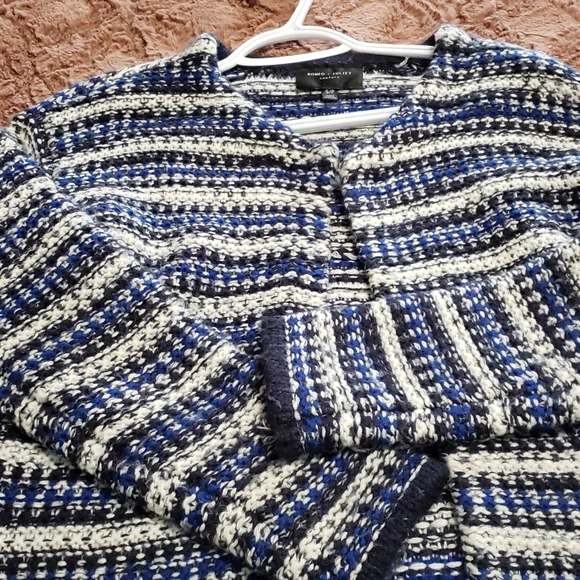 Sweater - Picture 4 of 4